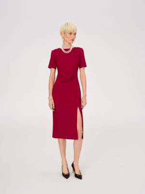 Elegancka czerwona sukienka z marszczeniami TARANKO