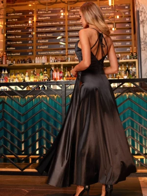 Elegancka długa czarna sukienka satynowa Princess PERFE