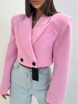 Elegancka krótka marynarka oversize KAMALU - pudrowy róż  magmac 