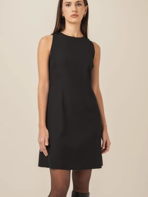 Elegancka mała czarna sukienka trapezowa Gloria LAÏF