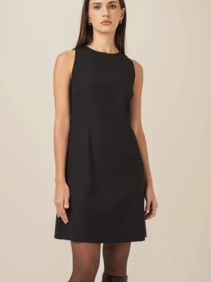 Elegancka mała czarna sukienka trapezowa Gloria LAÏF