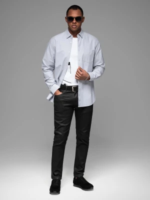 Elegancka męska koszula oxford z haftem i kieszonką – błękitna V1 Ombre Clothing