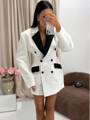 Elegancka sukienka marynarka NIGERI - biało-czarna  magmac 