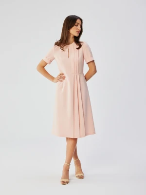 Elegancka sukienka midi z ozdobnymi zakładkami pudrowy róż Stylove