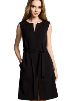 Elegancka sukienka trapezowa bez rękawów z paskiem w talii czarna Sukienki.shop