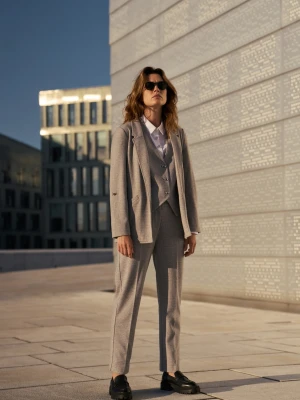 Elegancki garnitur szary Moodo