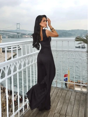 Elegancki kombinezon z plisowanymi nogawkami ROTII - czarny  magmac 
