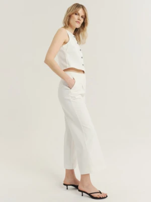 Eleganckie białe spodnie typu kuloty Greenpoint