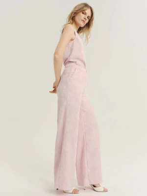 Eleganckie szerokie spodnie w jasnoróżowym kolorze Greenpoint