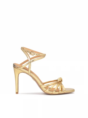 Eleganckie złote sandały z ozdobnym supełkiem Kazar