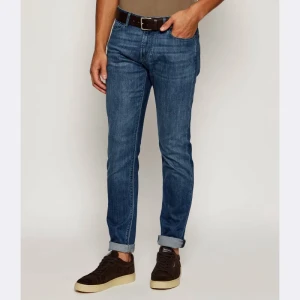 Emporio Armani Jeansy j06 | Slim Fit