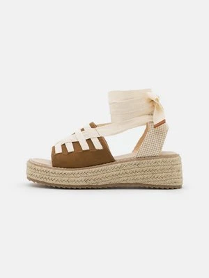 Espadryle Emmshu