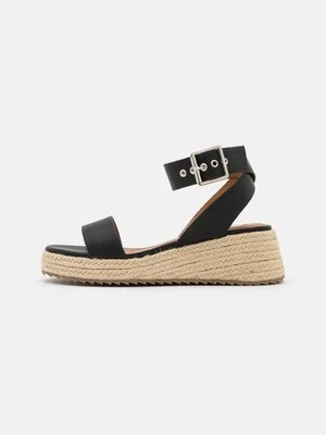 Espadryle NA-KD