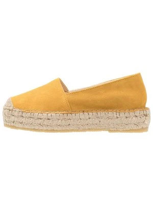 Espadryle Pavement