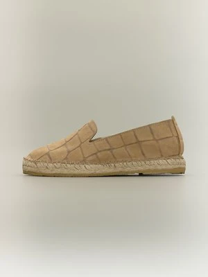 Espadryle Pavement