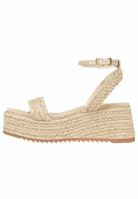 Espadryle Stradivarius