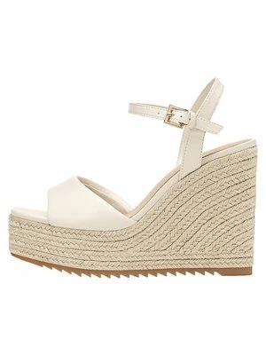 Espadryle Stradivarius