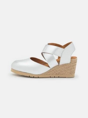 Espadryle Unisa