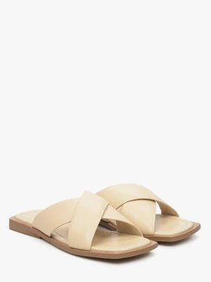 Estro: Beżowe skórzane klapki damskie z grubych pasków na płaskim obcasie