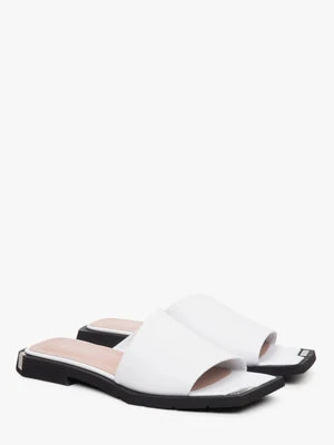 Estro: Białe klapki damskie na lato ze skóry naturalnej