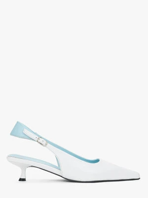 Estro: Biało - niebieskie czółenka damskie typu slingback na obcasie kitten heel