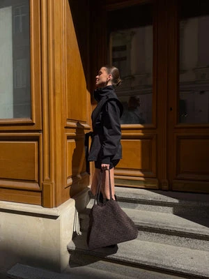 Estro: Ciemnobrązowa shopperka damska z plecionego weluru naturalnego