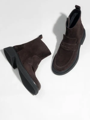Estro: Ciemnobrązowe botki damskie z weluru naturalnego z lekkim ociepleniem