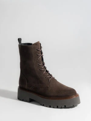 Estro: Ciemnobrązowe botki damskie z włoskiego weluru naturalnego