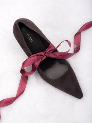 Estro: Ciemnobrązowe buty damskie na obcasie z weluru naturalnego