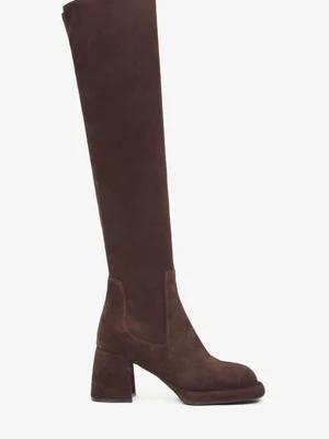 Estro: Ciemnobrązowe kozaki damskie z elastyczną cholewą z weluru naturalnego