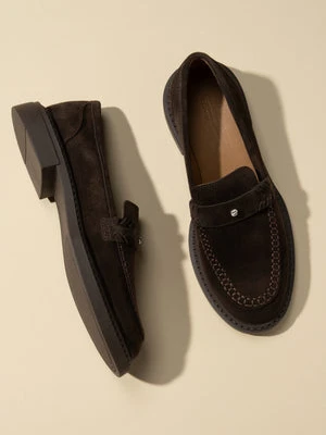 Estro: Ciemnobrązowe loafersy damskie typu Penny z włoskiego weluru naturalnego Premium