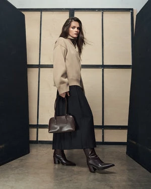 Estro: Ciemnobrązowe niskie kowbojki damskie ze skóry naturalnej