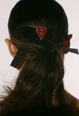 Estro: Czarna spinka do włosów w formie ozdobnej kokardy