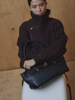 Estro: Czarna torebka damska typu tote z włoskiej skóry naturalnej Premium z długimi ramionami