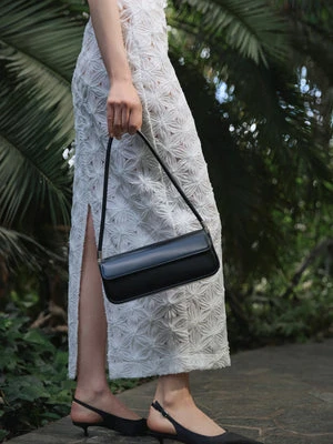 Estro: Czarne czółenka damskie typu slingback na niskim obcasie z miękkich tekstyliów