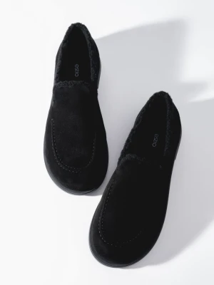 Estro: Czarne loafersy damskie z weluru naturalnego ocieplane sztucznym futrem