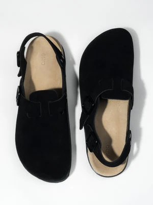 Estro: Czarne sandały damskie typu chodaki z weluru naturalnego z zabudowaną linią palców