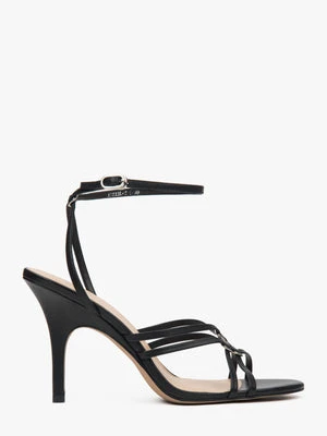 Estro: Czarne skórzane sandały damskie na szpilce ze srebrnymi detalami