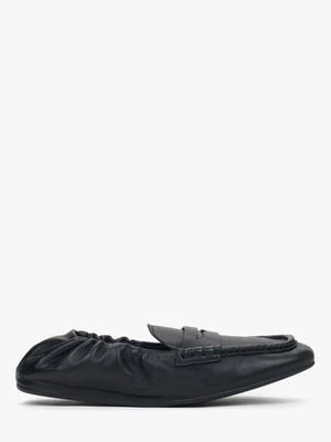 Estro: Elastyczne czarne loafersy damskie z miękkim zapiętkiem