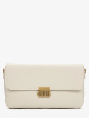Estro: Jasnobeżowa listonoszka damska ze skóry naturalnej ze złotymi okuciami