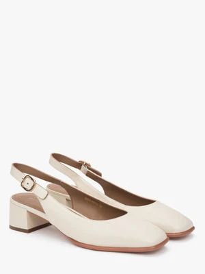 Estro: Jasnobeżowe czółenka damskie typu slingback na niskim obcasie