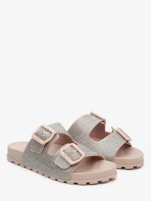 Estro: Jasnoróżowe klapki damskie z grubych pasków z cyrkoniami