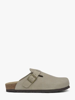 Estro: Jasnoszare klapki damskie typu chodaki z miękkiego weluru naturalnego