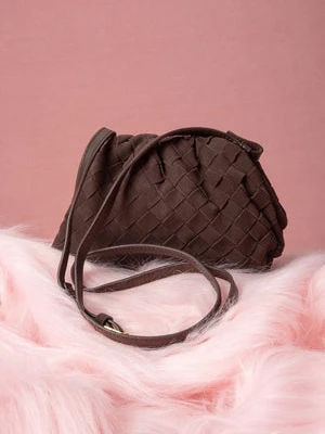 Estro: Mała ciemnobrązowa torebka damska typu worek z weluru naturalnego