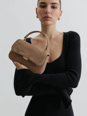 Estro: Mała jasnobrązowa torebka damska typu kuferek z weluru naturalnego