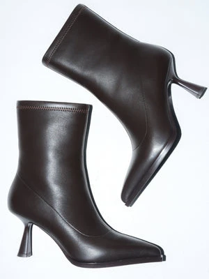 Estro: Ocieplane ciemnobrązowe botki damskie z elastycznej skóry naturalnej na obcasie kielichowym