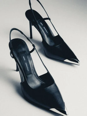 Estro Selection: Czarne skórzane czółenka typu slingback w szpic ze srebrnym noskiem