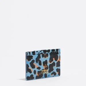 Etui na karty faktura błysk print Leopard niebieski pastelowy BIMBA Y LOLA