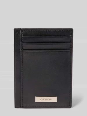 Etui na karty skórzane z aplikacją z logo model ‘PLAQUE’ CK Calvin Klein