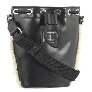 Zdjęcie produktu Etui na Telefon Tjw Cosy Up Phone Pouch Sherpa AW0AW15439 BDS (TH951-a) Tommy Hilfiger